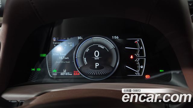 Lexus ES 2021 — photo 11