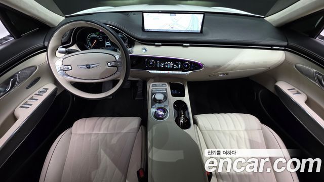 Genesis GV70 2023 — photo 10