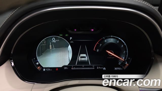 Genesis GV70 2023 — photo 11