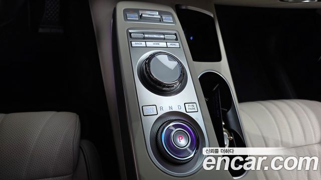 Genesis GV70 2023 — photo 12