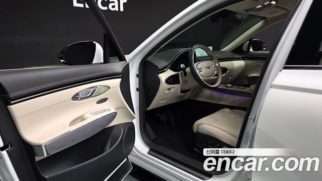 Genesis GV70 2023 — photo 13