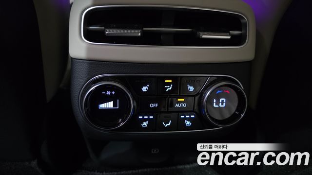 Genesis GV70 2023 — photo 23