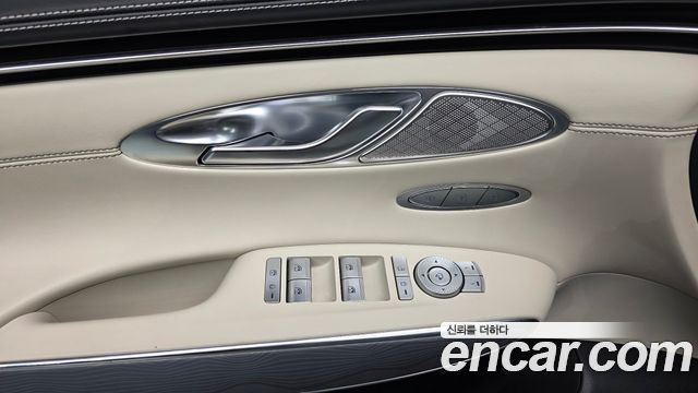 Genesis GV70 2023 — photo 26