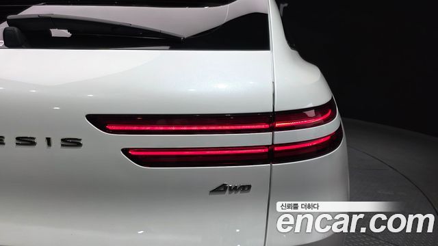 Genesis GV70 2023 — photo 9