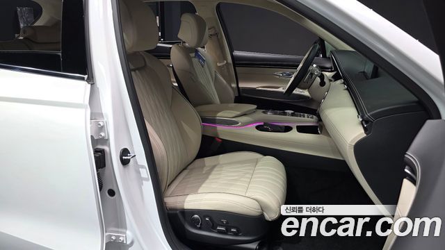Genesis GV70 2023 — photo 16