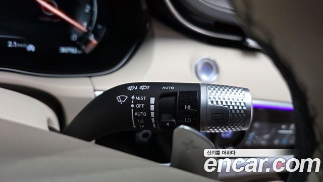 Genesis GV70 2023 — photo 28