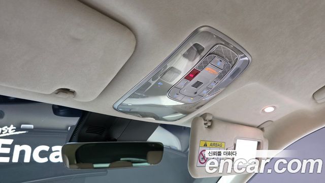Genesis GV70 2023 — photo 29