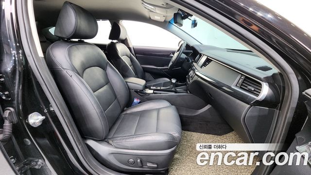 Kia K7 2018 — photo 10