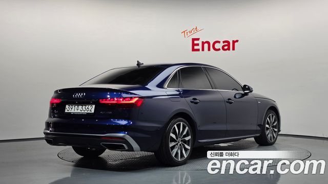 Audi A4 2023 — photo 2