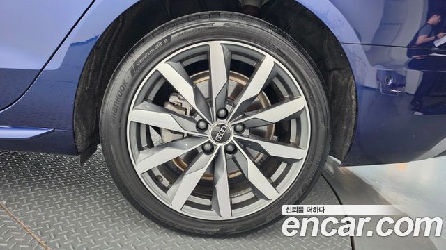 Audi A4 2023 — photo 7