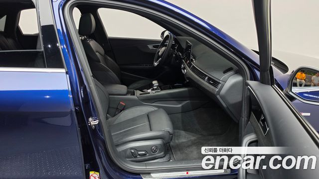 Audi A4 2023 — photo 16
