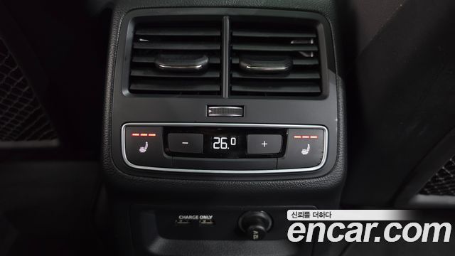 Audi A4 2023 — photo 31