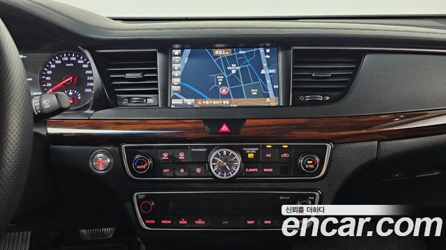 Kia K7 2017 — photo 19