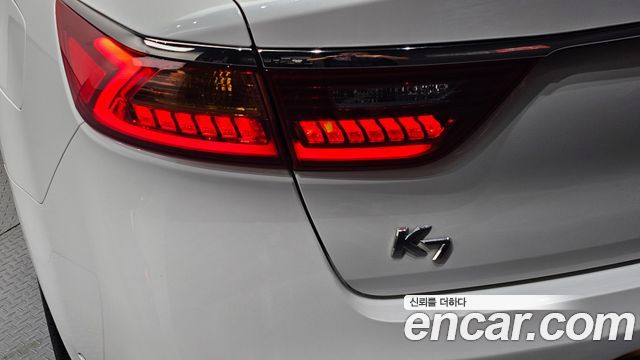 Kia K7 2017 — photo 9