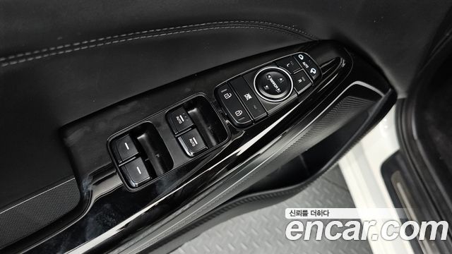 Kia K7 2017 — photo 37