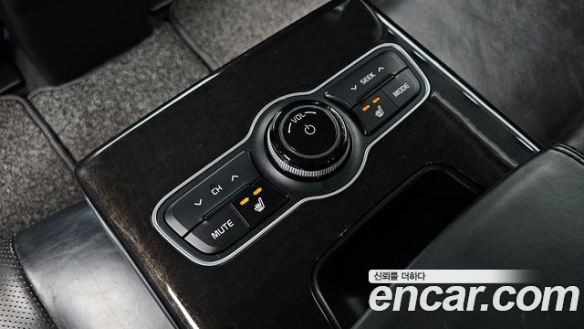 Kia K7 2013 — photo 17