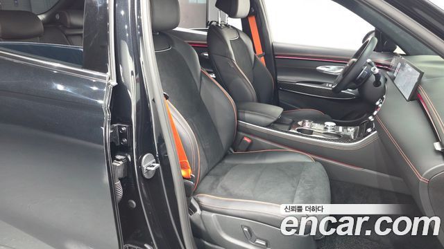 Genesis GV70 2025 — photo 11