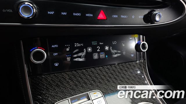 Genesis GV70 2025 — photo 18