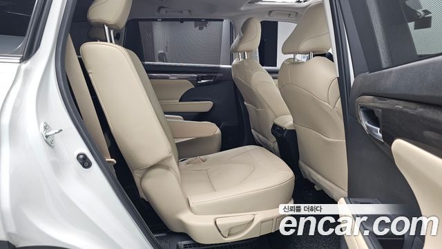 Toyota Highlander 2024 — photo 17
