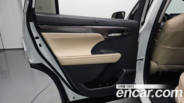 Toyota Highlander 2024 — photo 15