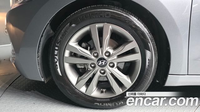 Hyundai AVANTE 2016 — photo 5
