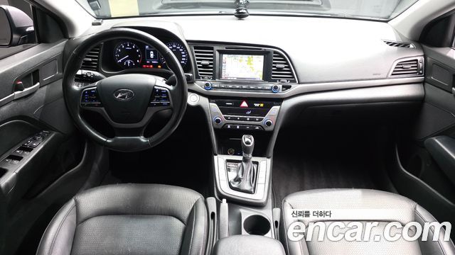 Hyundai AVANTE 2016 — photo 10