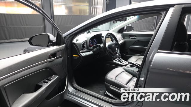 Hyundai AVANTE 2016 — photo 13