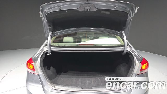 Hyundai AVANTE 2016 — photo 26