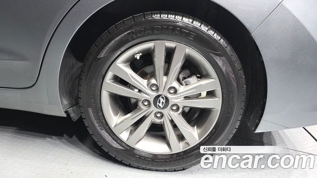 Hyundai AVANTE 2016 — photo 7