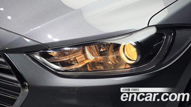 Hyundai AVANTE 2016 — photo 8