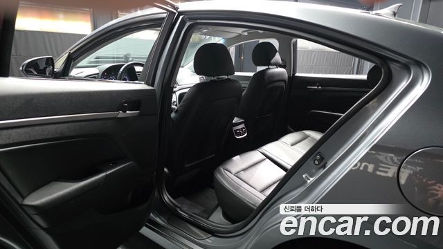 Hyundai AVANTE 2016 — photo 16