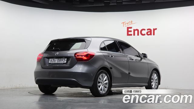 Mercedes-Benz A-Class 2016 — photo 2