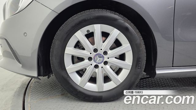 Mercedes-Benz A-Class 2016 — photo 5
