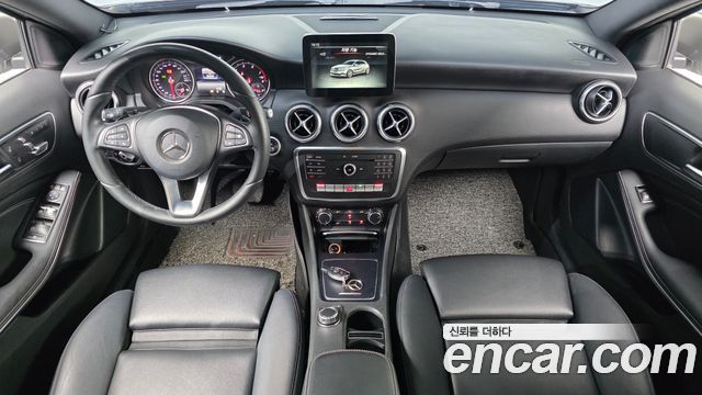 Mercedes-Benz A-Class 2016 — photo 7