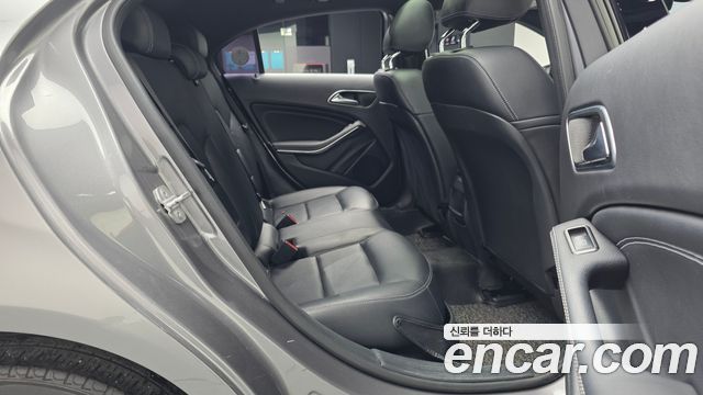 Mercedes-Benz A-Class 2016 — photo 12