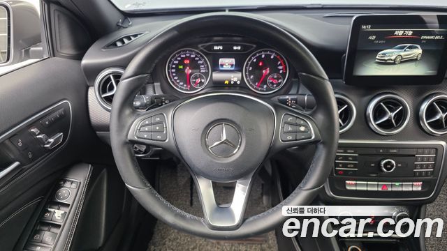 Mercedes-Benz A-Class 2016 — photo 13