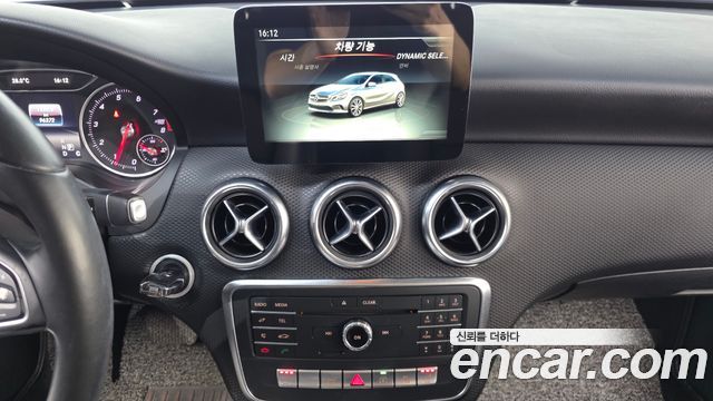 Mercedes-Benz A-Class 2016 — photo 14