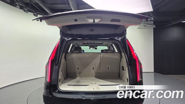 Cadillac Escalade 2021 — photo 20