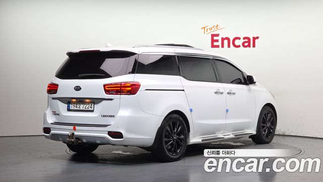 Kia Canival 2019 — photo 2