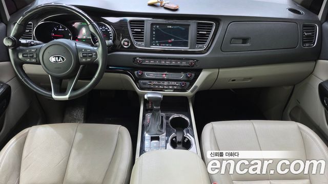 Kia Canival 2019 — photo 10