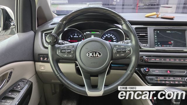 Kia Canival 2019 — photo 18