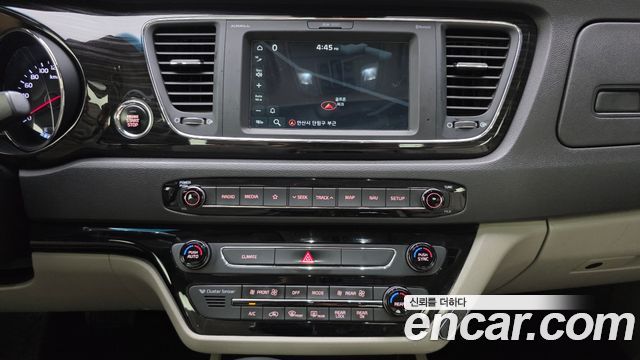 Kia Canival 2019 — photo 29
