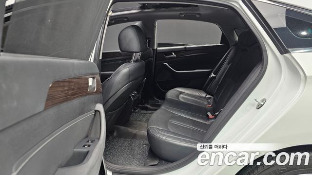 Hyundai Sonata 2018 — photo 12