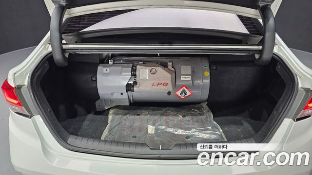 Hyundai Sonata 2018 — photo 20