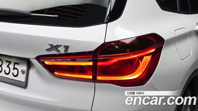 BMW X1 2016 — photo 9