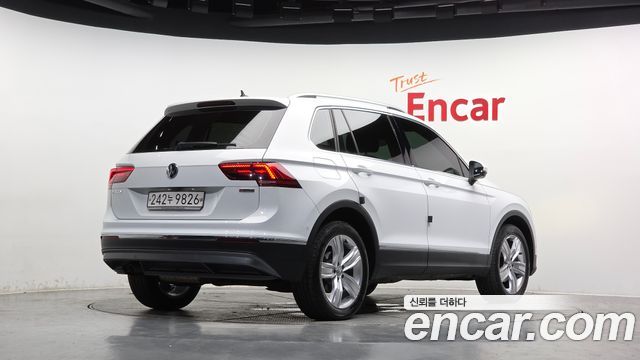 Volkswagen Tiguan 2020 — photo 2