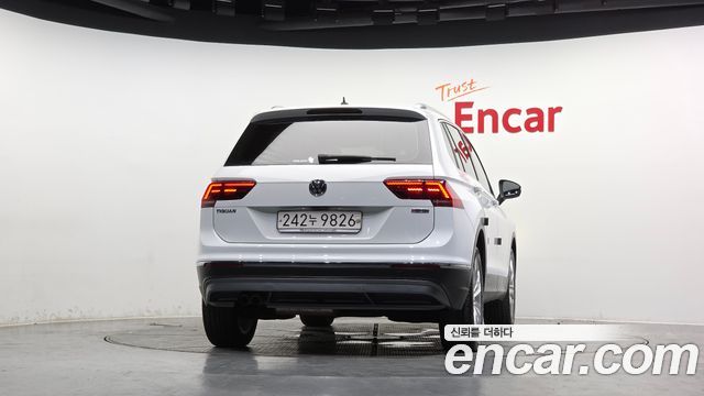 Volkswagen Tiguan 2020 — photo 4