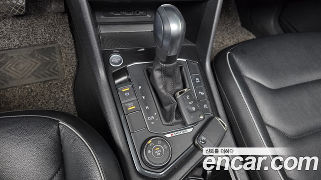 Volkswagen Tiguan 2020 — photo 12