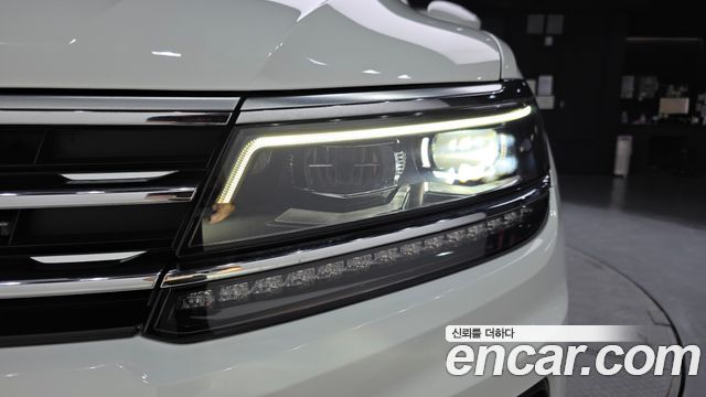 Volkswagen Tiguan 2020 — photo 8