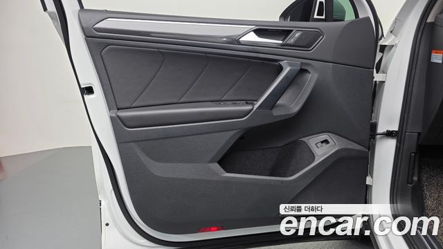 Volkswagen Tiguan 2020 — photo 14